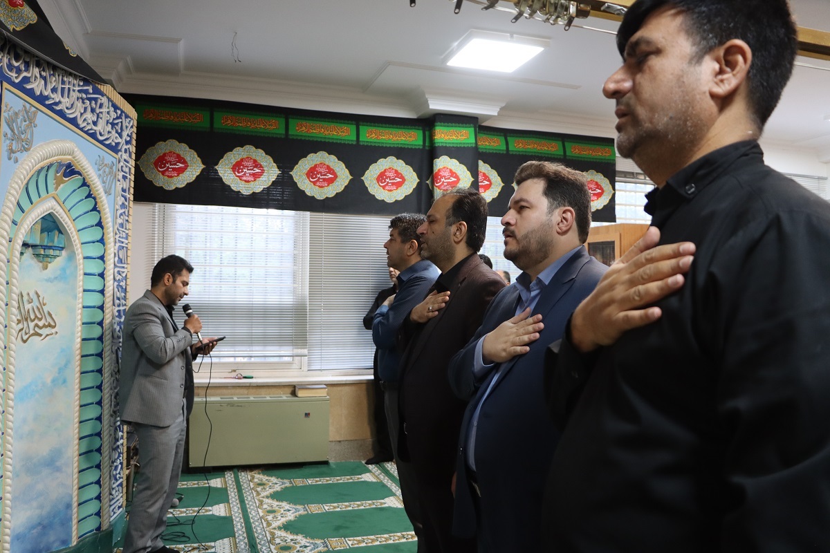 گزارش تصویری برگزاری پرفیض زیارت عاشورا همزمان با ایام محرم   در محل ساختمان سردار شهید شوشتری