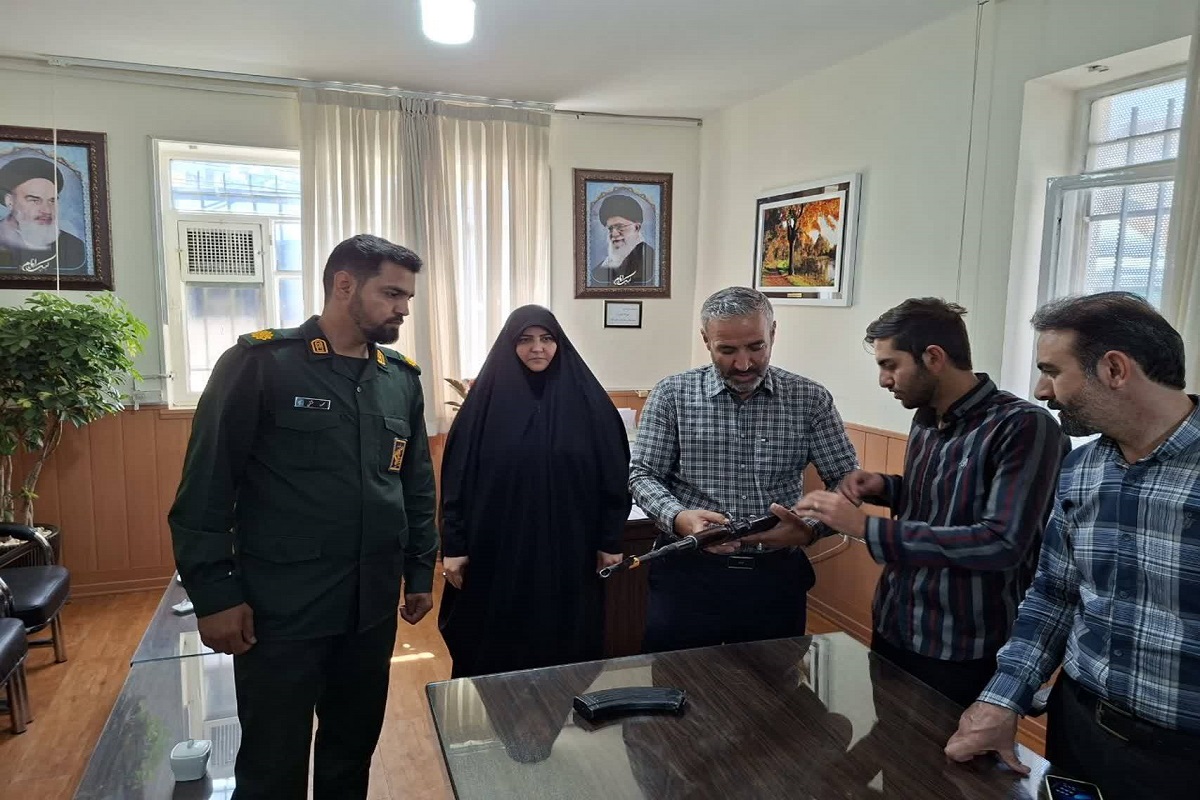 برگزاری دوره آموزشی اصول کار با اسلحه برای کارکنان بسیجی اداره راه و شهرسازی